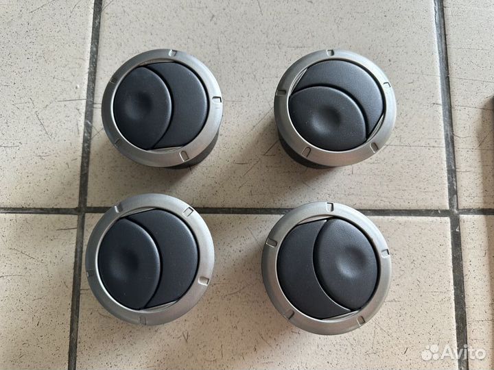 Дефлектор воздушный Рено Дастер Duster