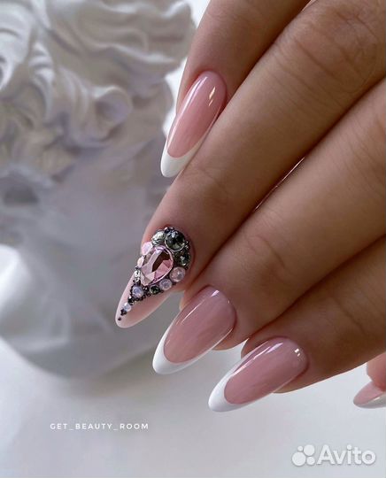 Маникюр и педикюр