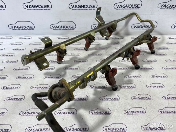 Рампа топливная Nissan Maxima A33 2.0 2004