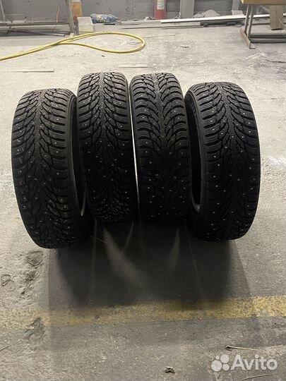 Nokian Tyres Hakkapeliitta 9 SUV 215/65 R17 103T