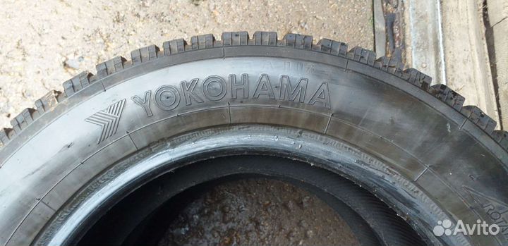 Yokohama Ice Guard Stud IG55 215/60 R16