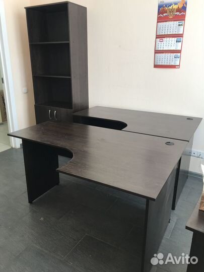 Столы с тумбами новые. Комплекты