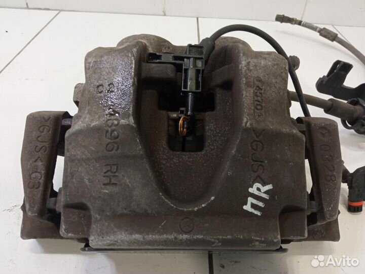 Суппорт передний правый Mercedes-Benz M-Class ML W