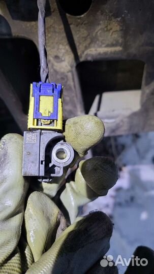 Датчик удара передний и боковой Genesis G80