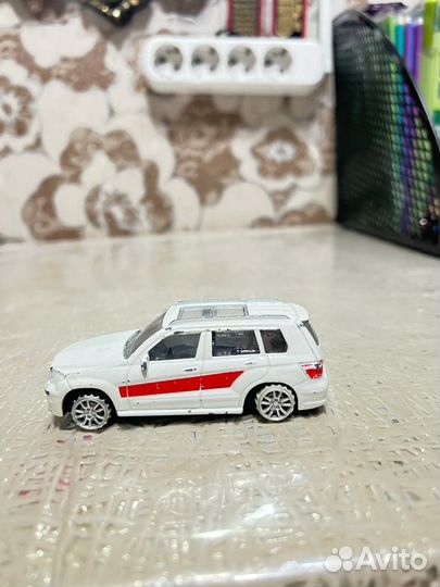 Развивающия машинка