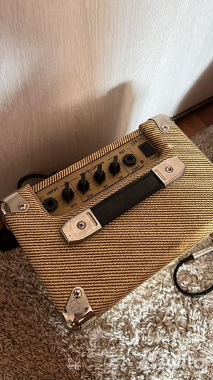 Гитарный комбоусилитель 10 ватт