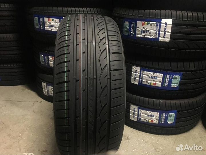 Rydanz Roadster R02 235/45 R18 98W