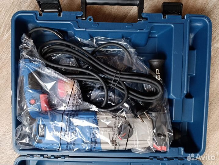 Перфоратор Зубр 32 мм. Новый на гарантии (зп-32-11