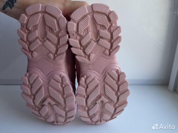 Кроссовки для девочки