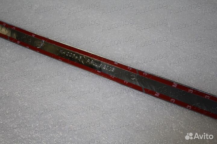 Накладка Prius 30 на низ задней двери, хром