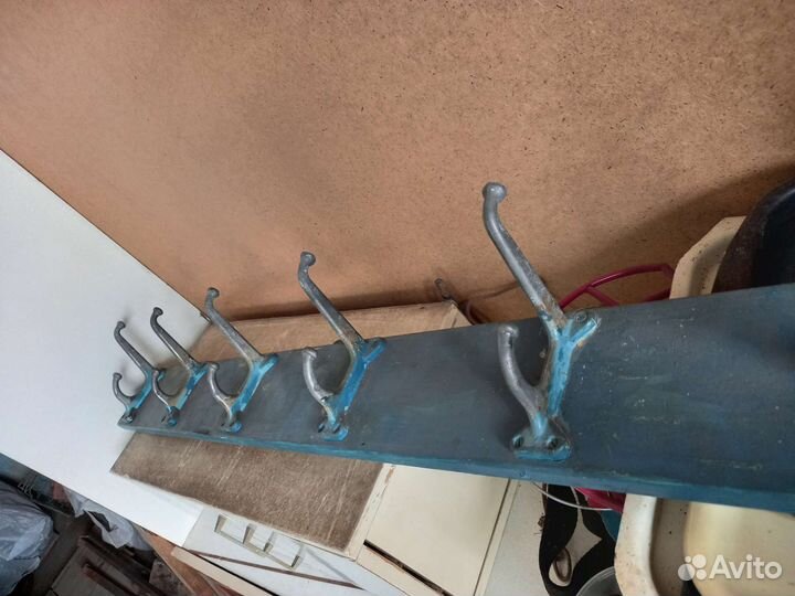 Вешалка настенная деревянная