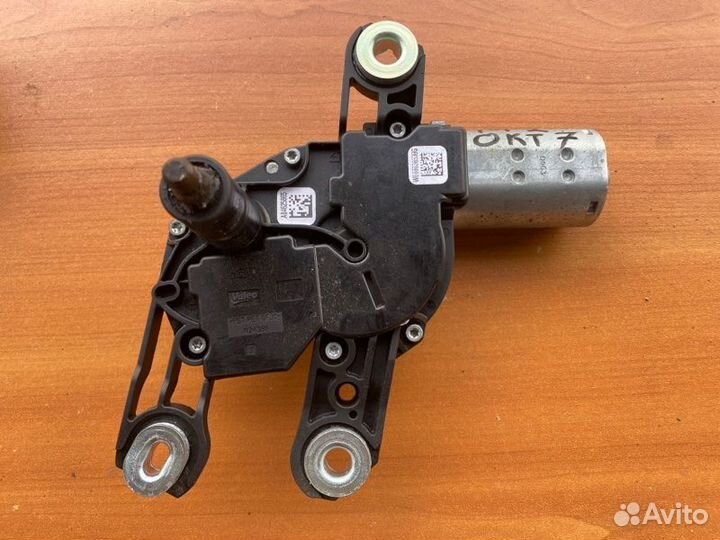 Моторчик заднего дворника задний Skoda Octavia A7