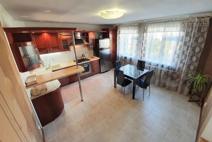 3-к. квартира, 102 м², 6/8 эт.