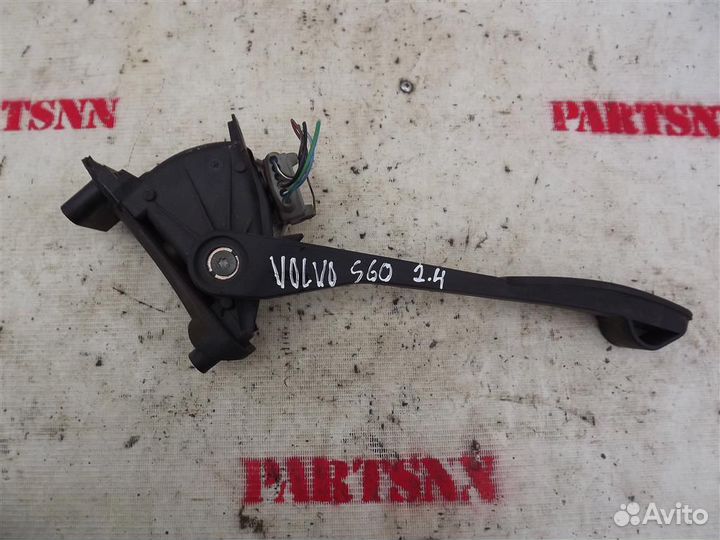 Педаль газа Вольво S60