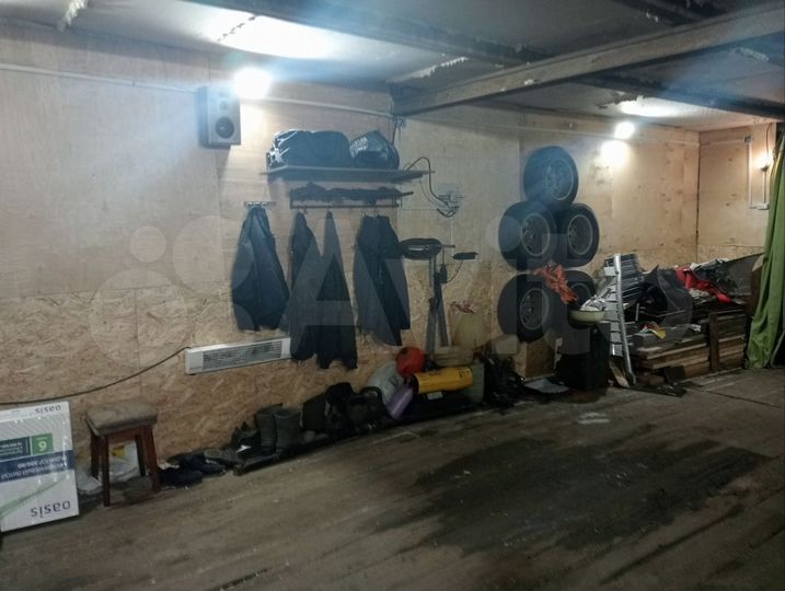 Гараж, > 30 м²