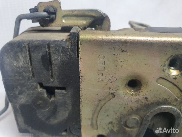 Замок двери передний правый Peugeot 206 купе 1.1