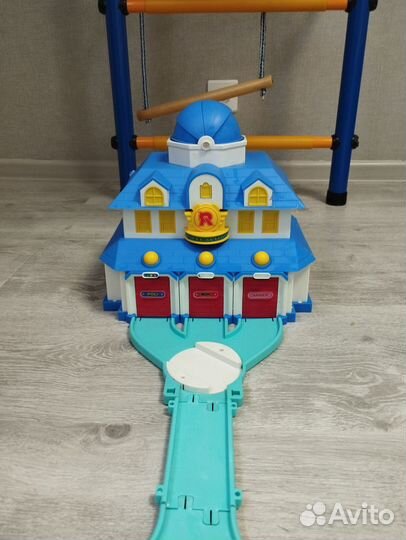 Штаб квартира поли робокар