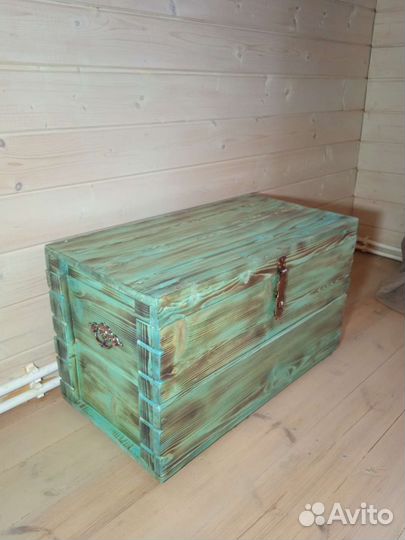 Сундук деревянный