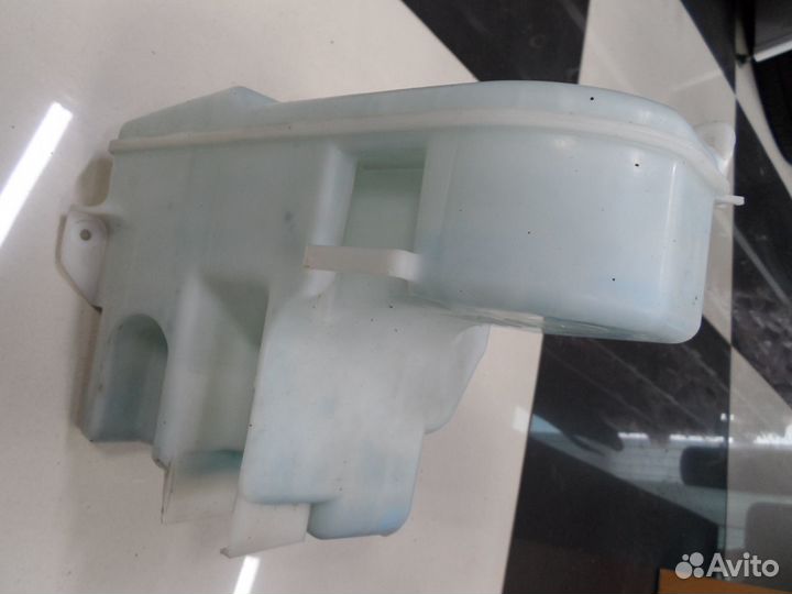 Бачок стеклоомывателя Crown Majesta(Lexus)