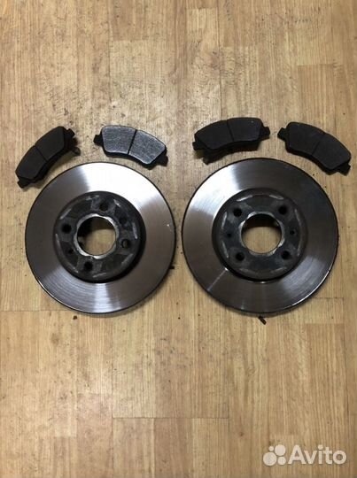 Тормозные диски + колодки передние Kia Rio