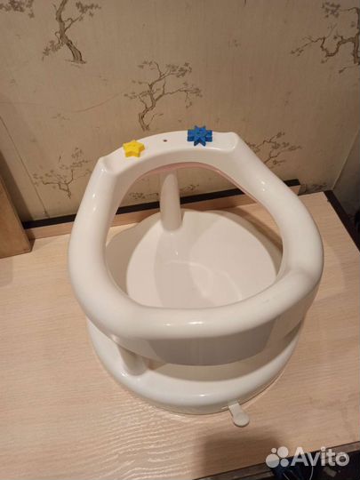 Продам детскую ванночку, круг на шею и стульчик