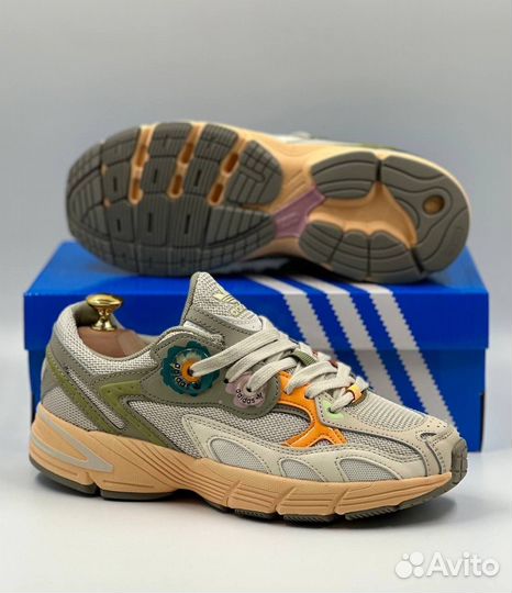 Кроссовки adidas женские