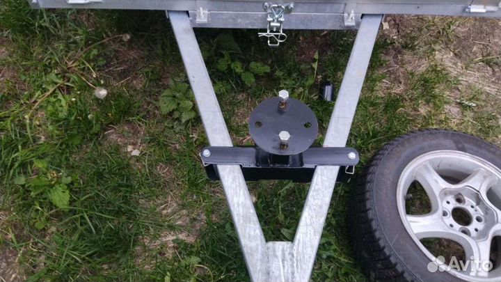 Кронштейн запасного колеса на прицеп