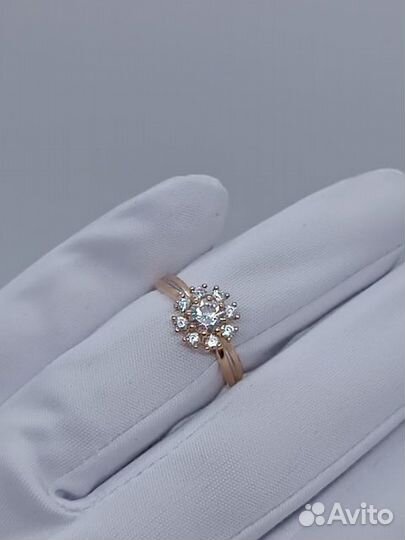 Золотое кольцо с камнем 16,5р