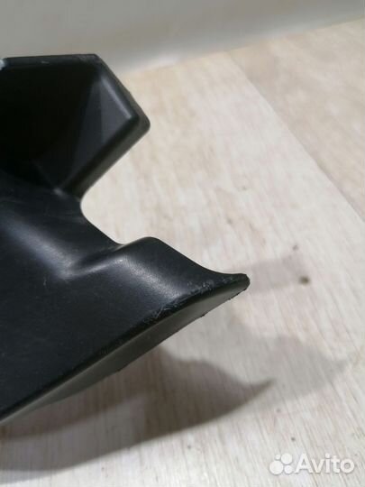 Накладка петли капота Уголок жабо LADA largus ларг