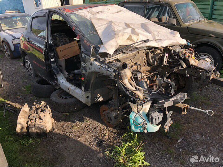 Peugeot 308 багажник дверь