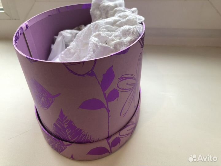 Картонные коробки подарочные