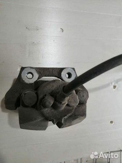 Суппорт задний левый bmw x5 e70 x6 e71