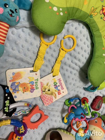 Игрушки для малышей пакетом