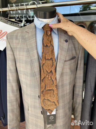 Галстук из кожи змеи (кобра)