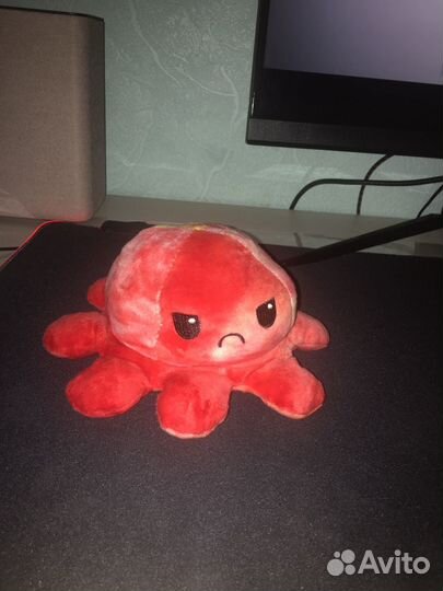 Плюшевая игрушка осьминог