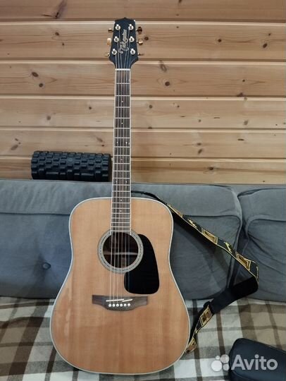 Акустическая гитара