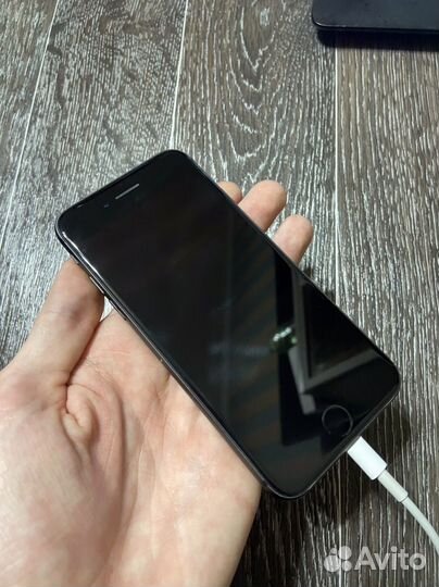 iPhone 8, 64 ГБ