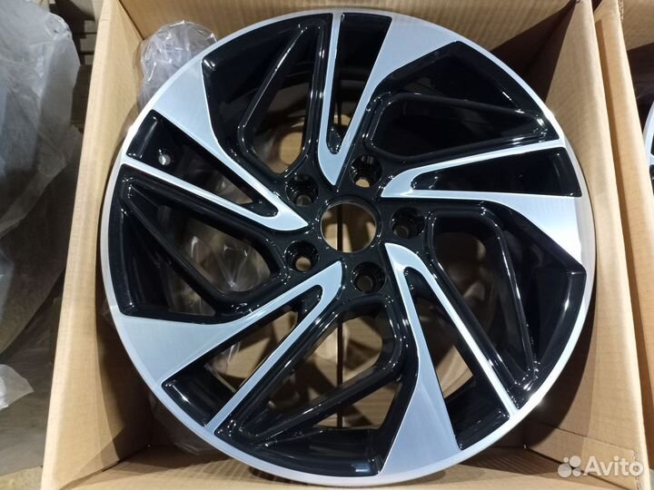 Литые диски R17 5X114.3 7J ET45 DIA 67.1 huindai