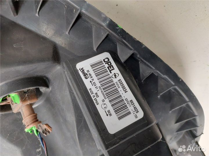 Фара (передняя) Opel Vivaro, 2008