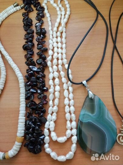 Бусы и колье