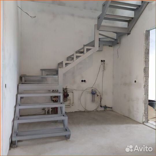 Металлическая лестница