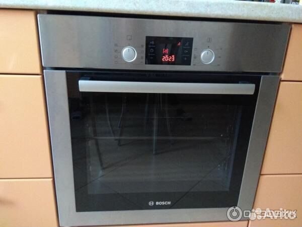 Встраиваемый духовой шкаф Bosch HBG43T350R