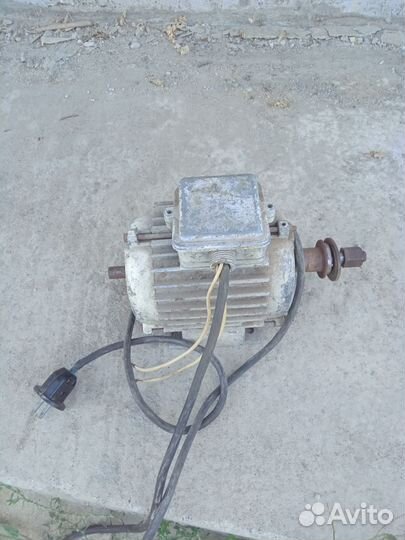 Электродвигатель 220