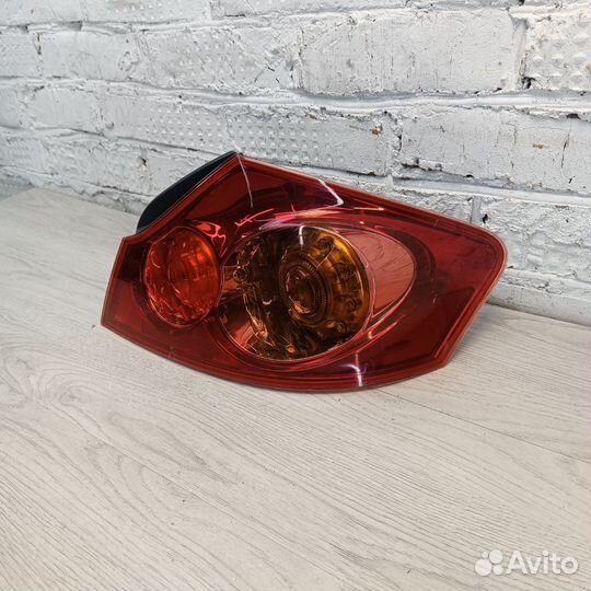 Фонарь задний правый Infiniti G37 V36 2010