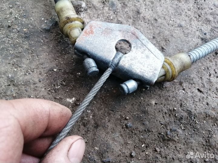 Трос ручника Ford Fusion