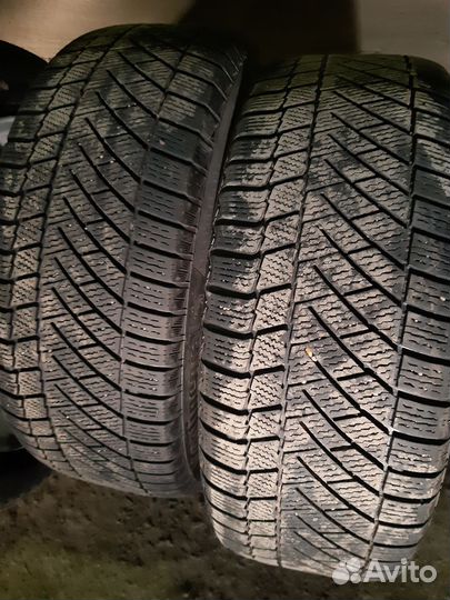 Зимние колеса 215/55/17 Continental (5х114,3)