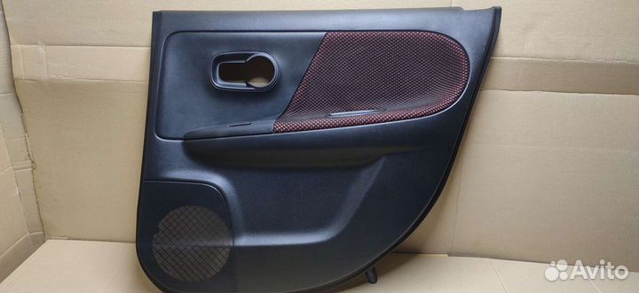 Обшивки дверей Nissan note e11