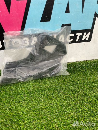 Крепление фары (кронштейн фары) левой Tesla