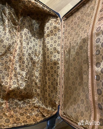 Чемодан на колесах большой