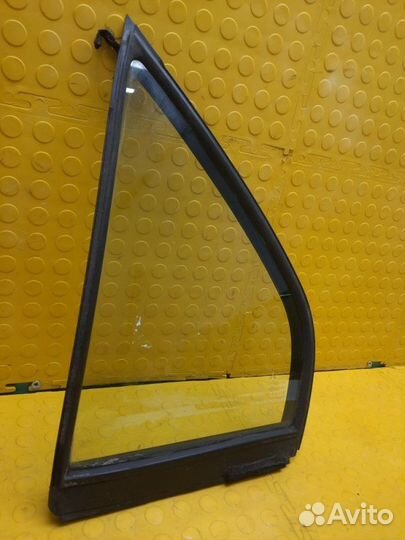 Стекло боковое заднее левое Mitsubishi Lancer CS